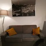 Apartament Comfortable & Bright Parisian Studio!