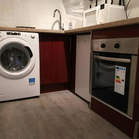아파트 Comfortable & Bright Parisian Studio!