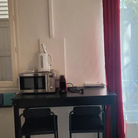 아파트 Comfortable & Bright Parisian Studio!