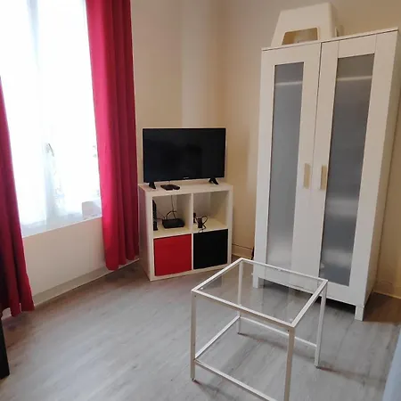 아파트 Comfortable & Bright Parisian Studio! *