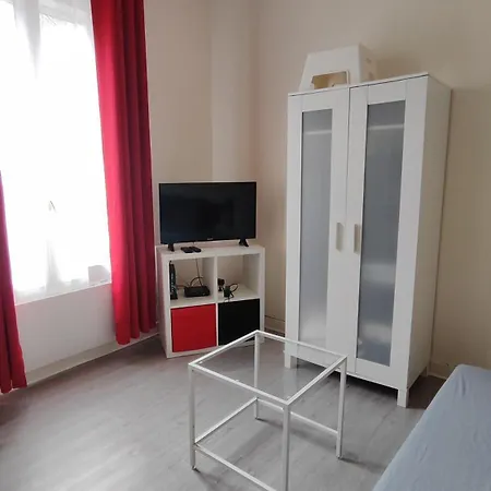 아파트 Comfortable & Bright Parisian Studio! *