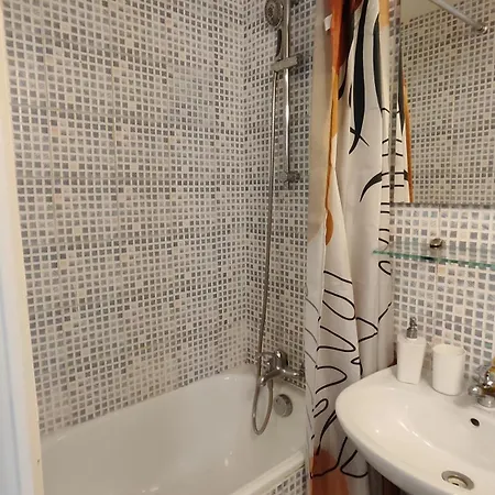 Comfortable & Bright Parisian Studio! 아파트