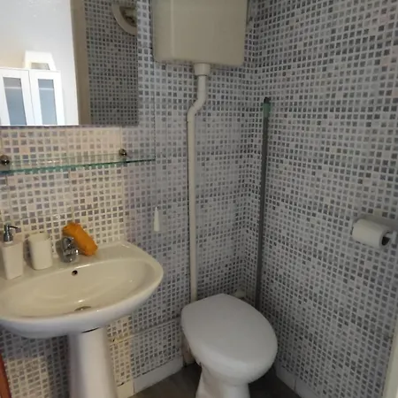아파트 Comfortable & Bright Parisian Studio!