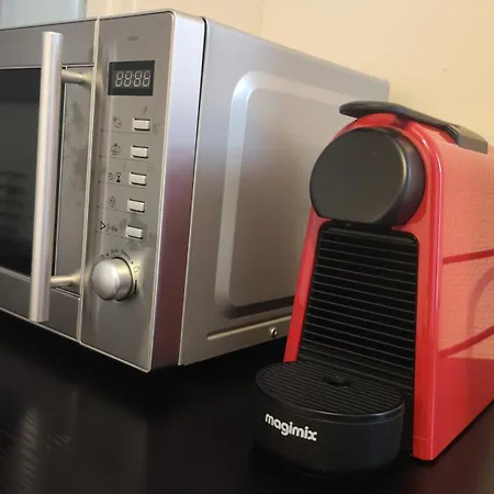 Comfortable & Bright Parisian Studio! 公寓 塞纳河畔伊夫里