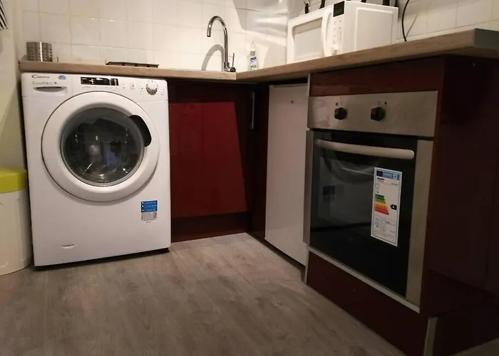 アパート Comfortable & Bright Parisian Studio!