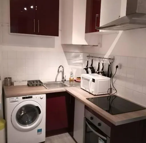 アパート Comfortable & Bright Parisian Studio! イヴリー＝シュル＝セーヌ