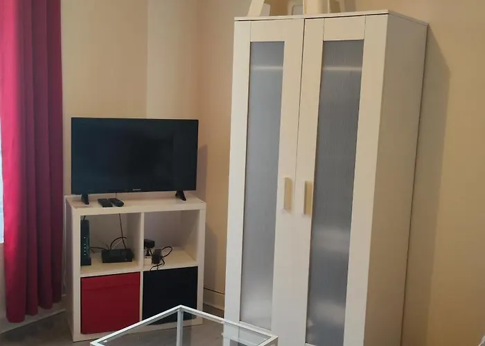 Comfortable & Bright Parisian Studio! * イヴリー＝シュル＝セーヌ